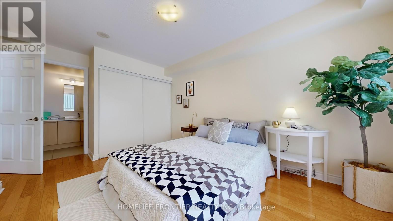 908 - 37 Galleria Parkway, Markham, Ontario  L3T 0A5 - Photo 8 - N12761560