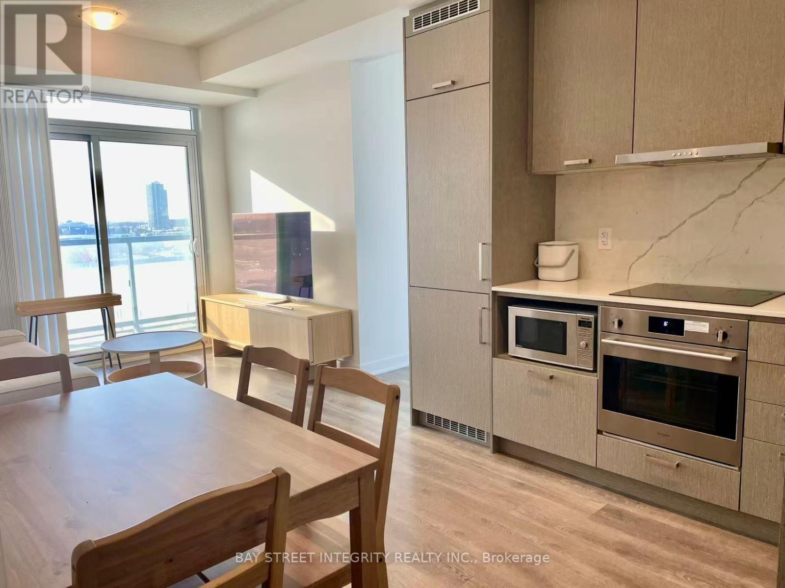 716 - 10 Honeycrisp Crescent, Vaughan, Ontario  L4K 0M7 - Photo 4 - N12761602