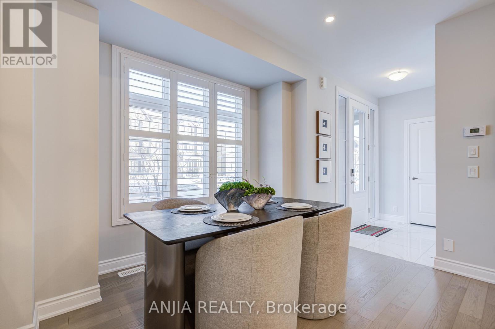 35 York Downs Boulevard, Markham, Ontario  L6C 3J6 - Photo 9 - N12761612