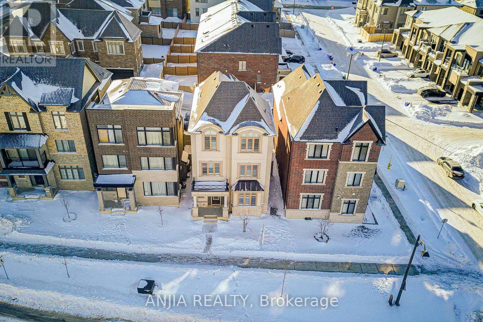 35 York Downs Boulevard, Markham, Ontario  L6C 3J6 - Photo 6 - N12761612