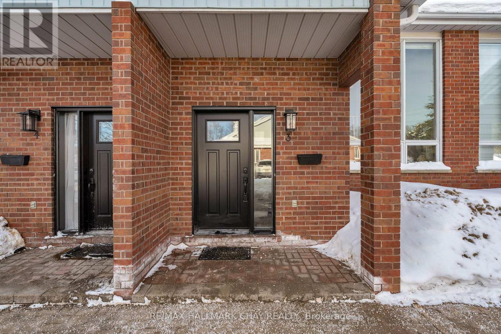 3 - 355 Blake Street, Barrie (North Shore), Ontario  L4M 1L1 - Photo 2 - S12761446