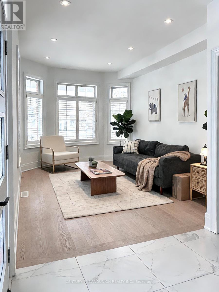 106 Santa Maria Trail, Vaughan, Ontario  L6A 3G9 - Photo 7 - N12761692