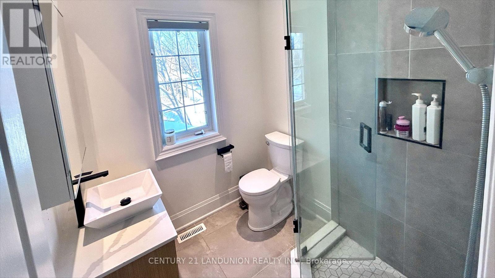 106 Santa Maria Trail, Vaughan, Ontario  L6A 3G9 - Photo 17 - N12761692