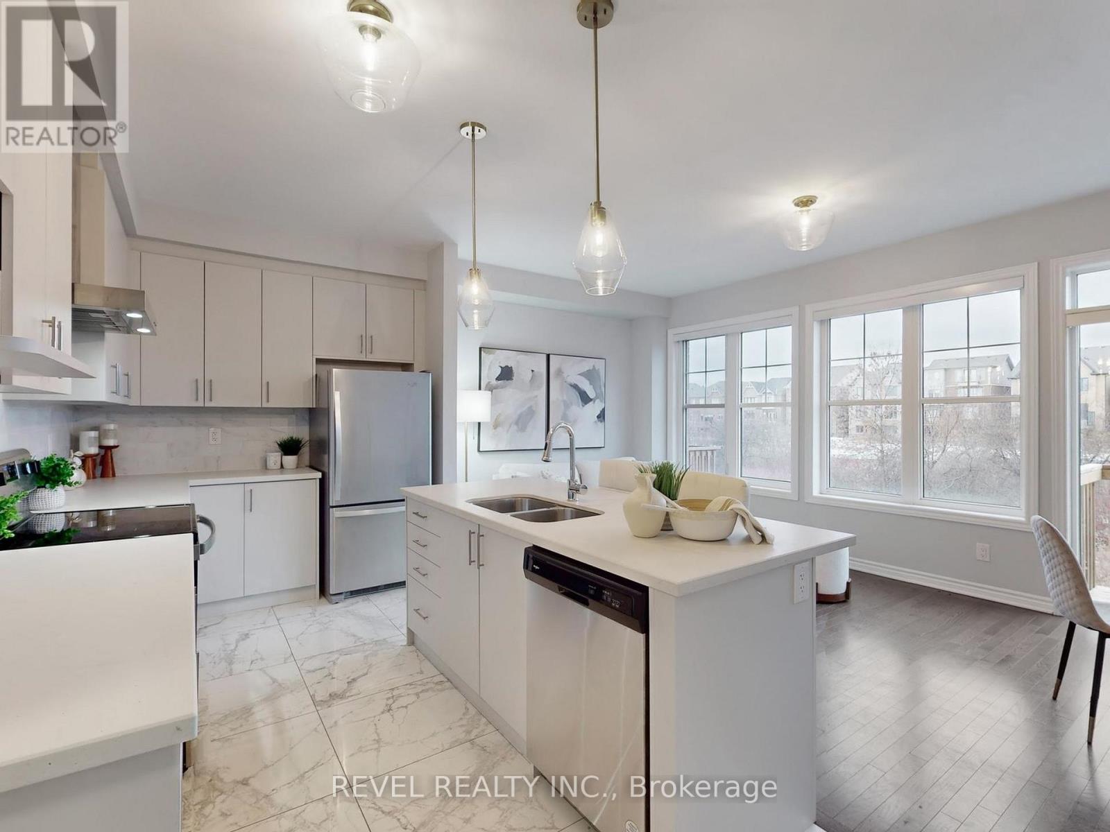 4 Paradise Way, Whitby, Ontario  L1R 0R7 - Photo 9 - E12761722