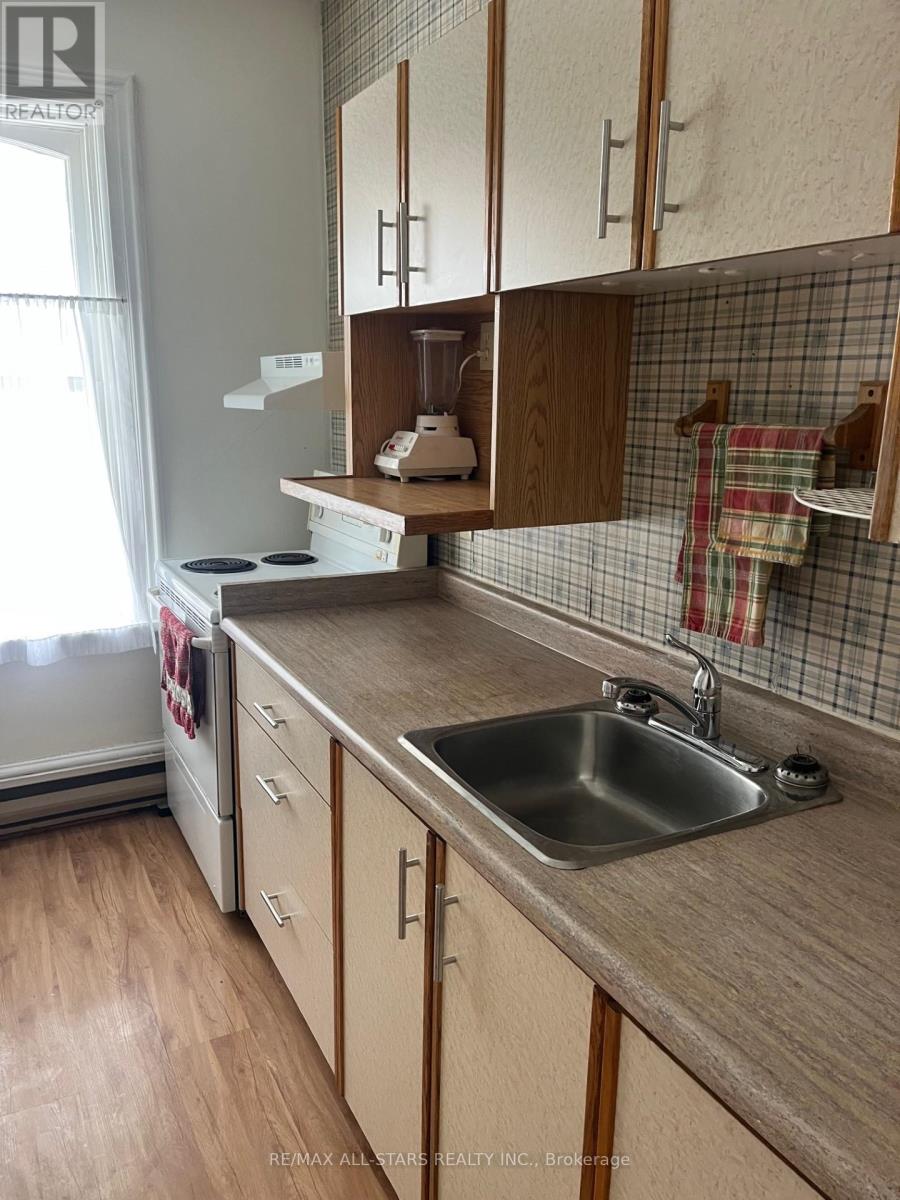 4 - 228 Kent Street W, Kawartha Lakes, Ontario  K9V 2Z2 - Photo 5 - X12572172