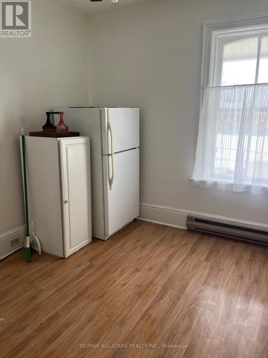 4 - 228 Kent Street W, Kawartha Lakes, Ontario  K9V 2Z2 - Photo 6 - X12572172