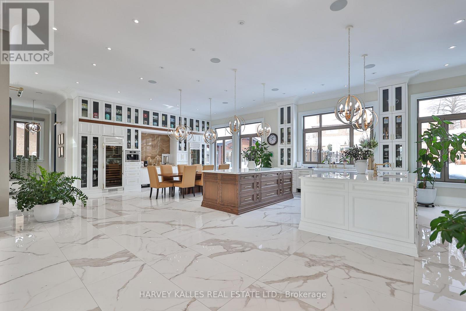 318 Maple Leaf Drive, Toronto (Maple Leaf), Ontario  M6L 1P6 - Photo 8 - W12760892