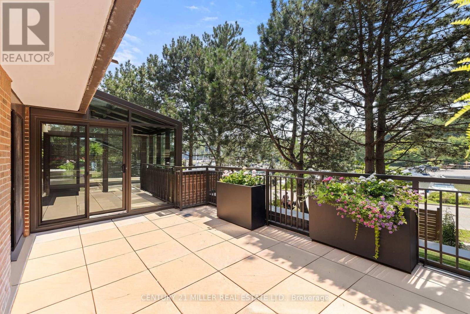 201 - 100 Lakeshore Road E, Oakville, Ontario  L6J 6M9 - Photo 24 - W12758850