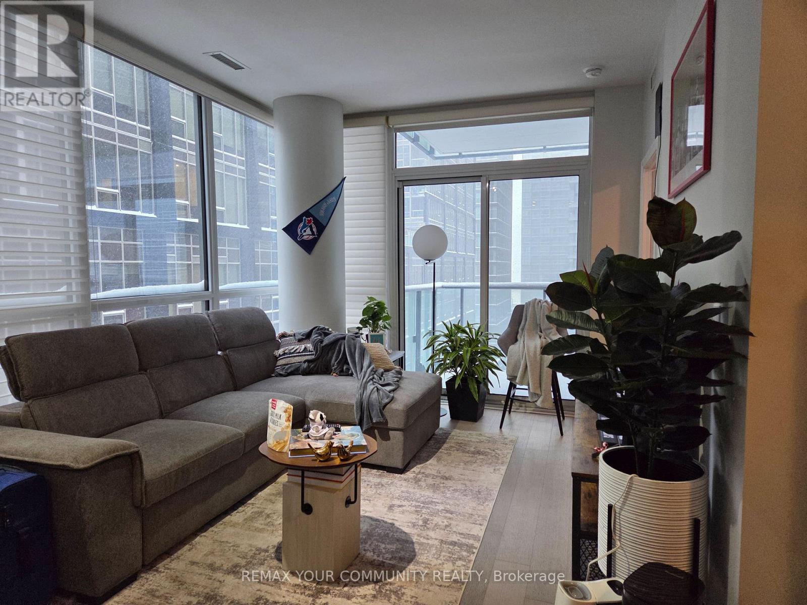 1208 - 8 Mercer Street, Toronto, Ontario  M5V 0C4 - Photo 2 - C12760738