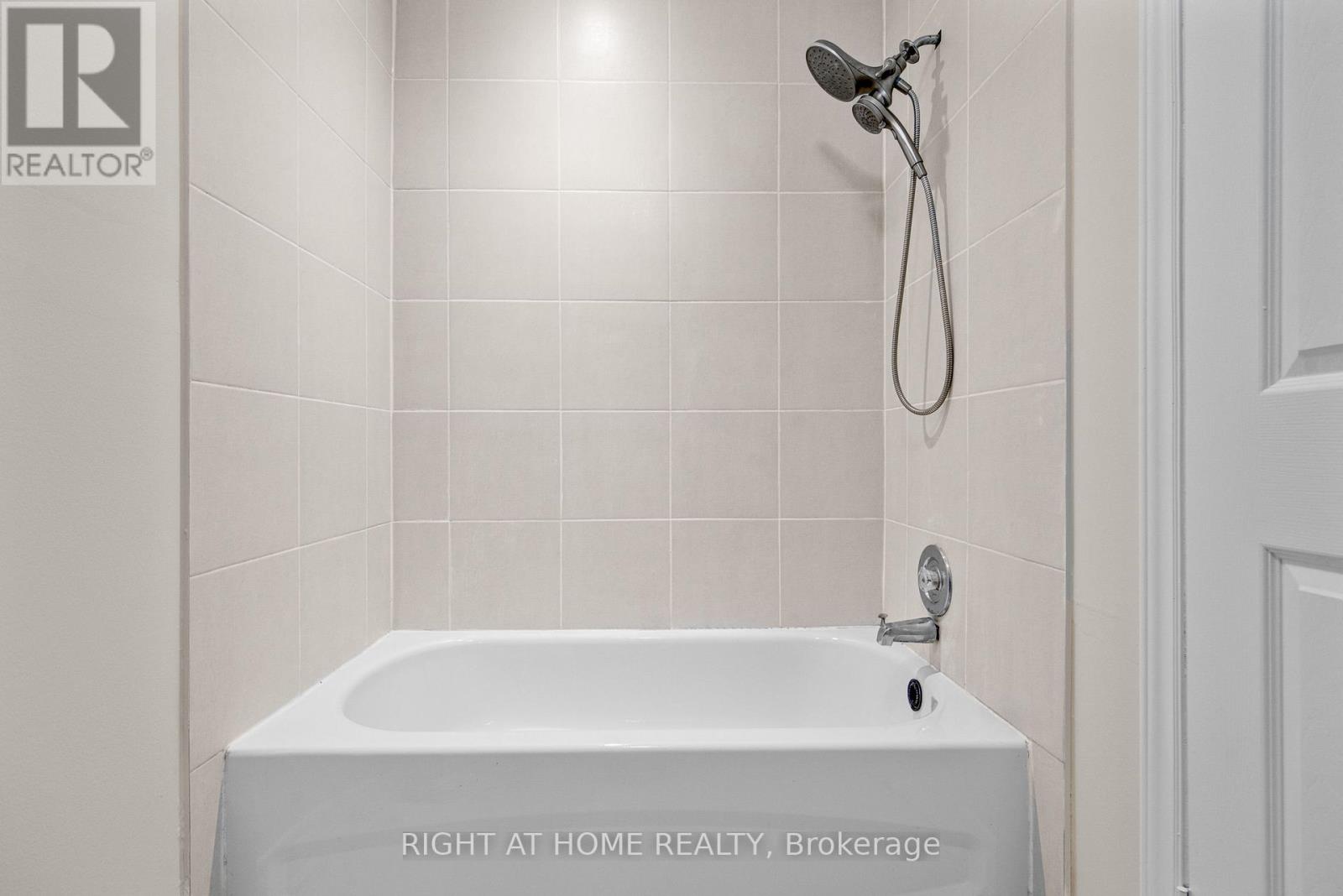 2594 Lundene Road, Mississauga, Ontario  L5J 1P8 - Photo 13 - W12761242