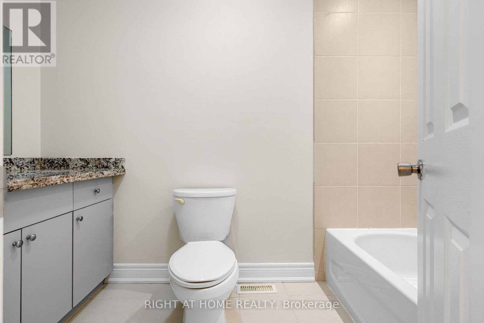 2594 Lundene Road, Mississauga, Ontario  L5J 1P8 - Photo 15 - W12761242