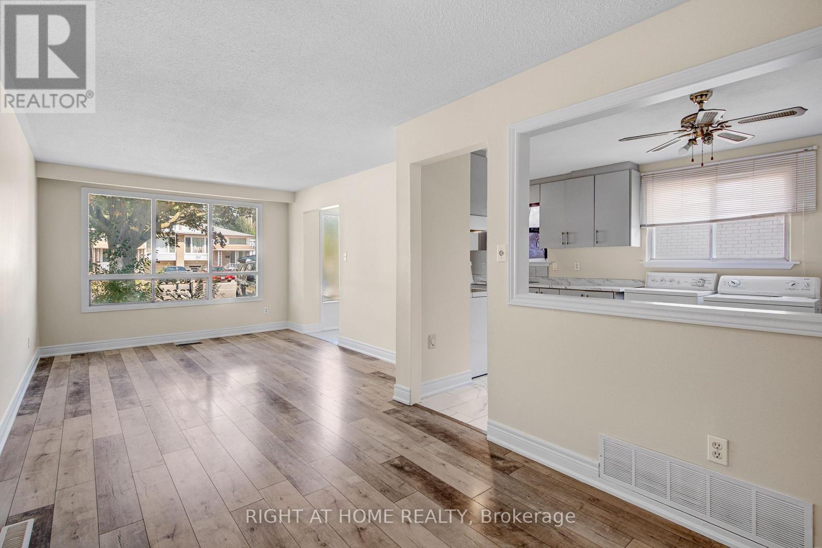 2594 Lundene Road, Mississauga, Ontario  L5J 1P8 - Photo 9 - W12761242