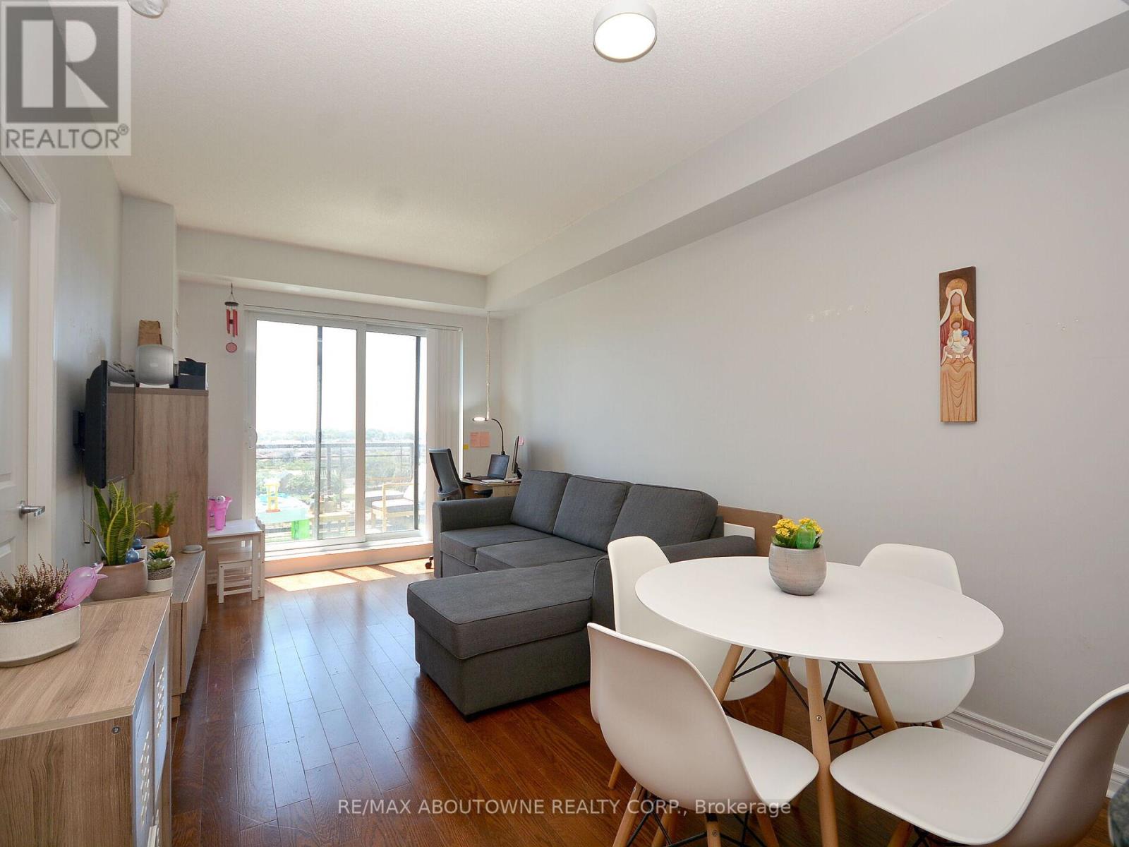 711 - 385 Prince Of Wales Drive, Mississauga, Ontario  L5B 0C6 - Photo 10 - W12761296