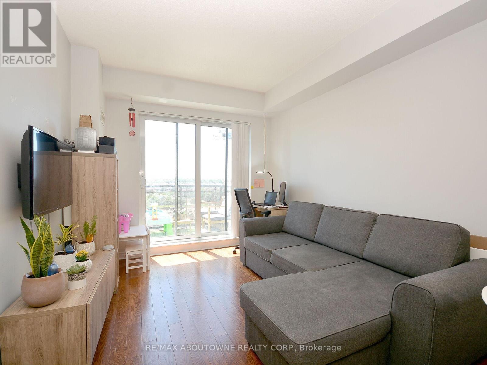 711 - 385 Prince Of Wales Drive, Mississauga, Ontario  L5B 0C6 - Photo 11 - W12761296