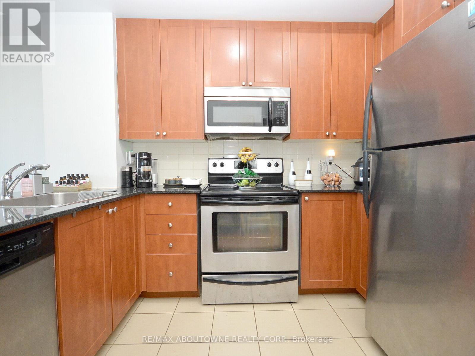 711 - 385 Prince Of Wales Drive, Mississauga, Ontario  L5B 0C6 - Photo 18 - W12761296