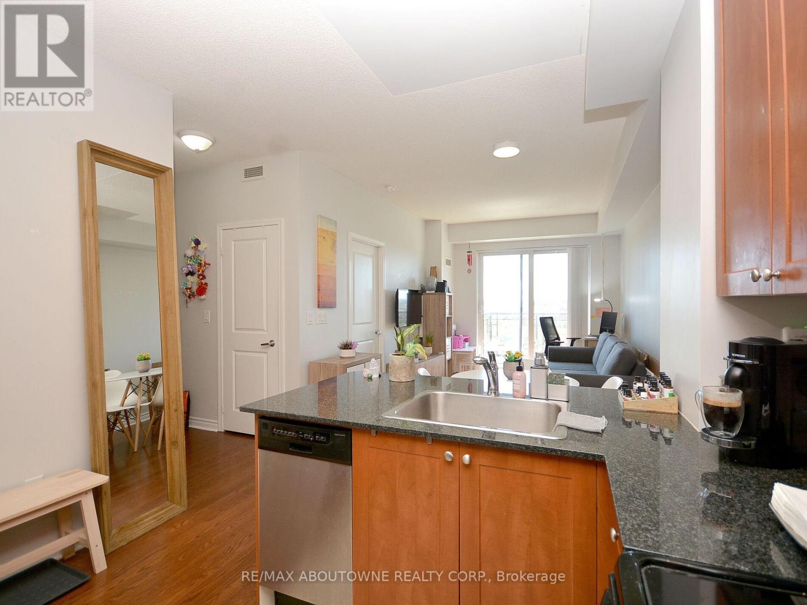 711 - 385 Prince Of Wales Drive, Mississauga, Ontario  L5B 0C6 - Photo 19 - W12761296