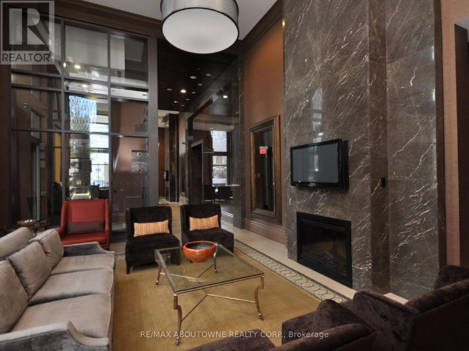 711 - 385 Prince Of Wales Drive, Mississauga, Ontario  L5B 0C6 - Photo 6 - W12761296