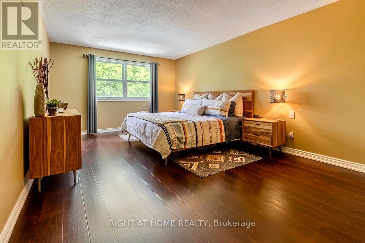 1456 Ballyclare Drive, Mississauga, Ontario  L5C 1J5 - Photo 26 - W12761324