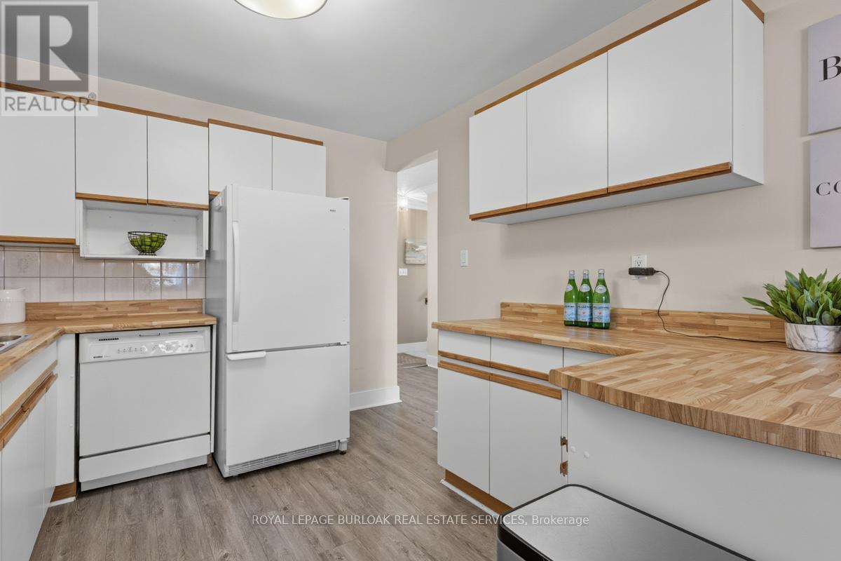 6 - 479 Woodview Road, Burlington, Ontario  L7N 2Z9 - Photo 11 - W12761458