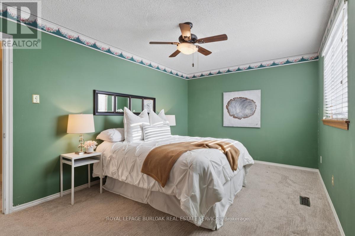 6 - 479 Woodview Road, Burlington, Ontario  L7N 2Z9 - Photo 13 - W12761458