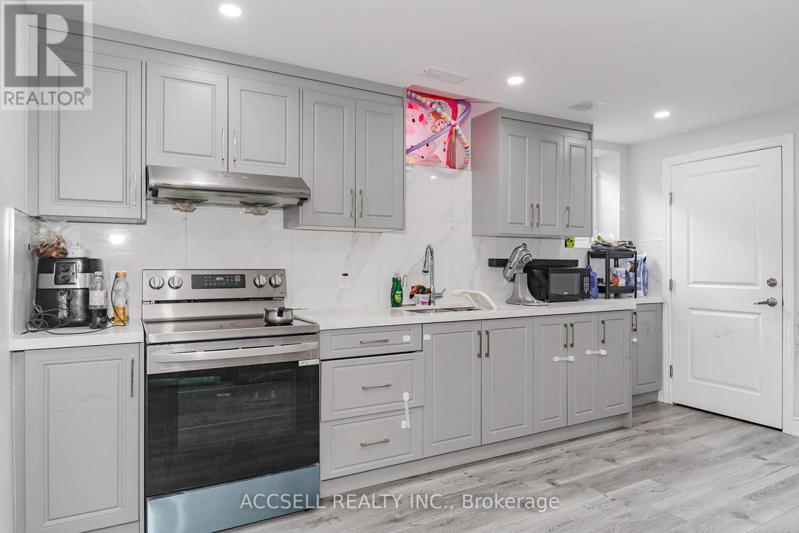 10 Dopp Crescent, Brampton, Ontario  L6P 4C8 - Photo 32 - W12761540