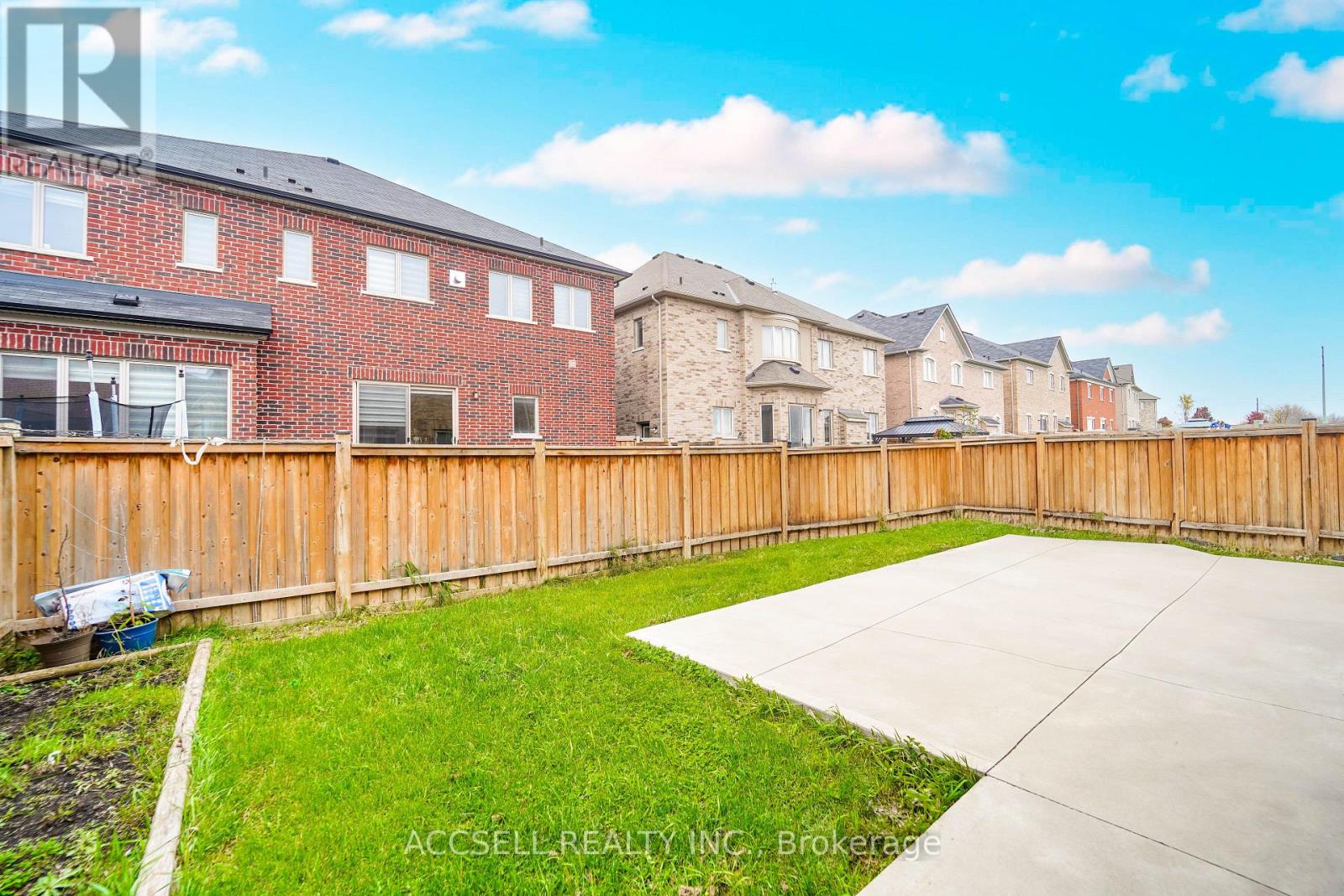 10 Dopp Crescent, Brampton, Ontario  L6P 4C8 - Photo 35 - W12761540