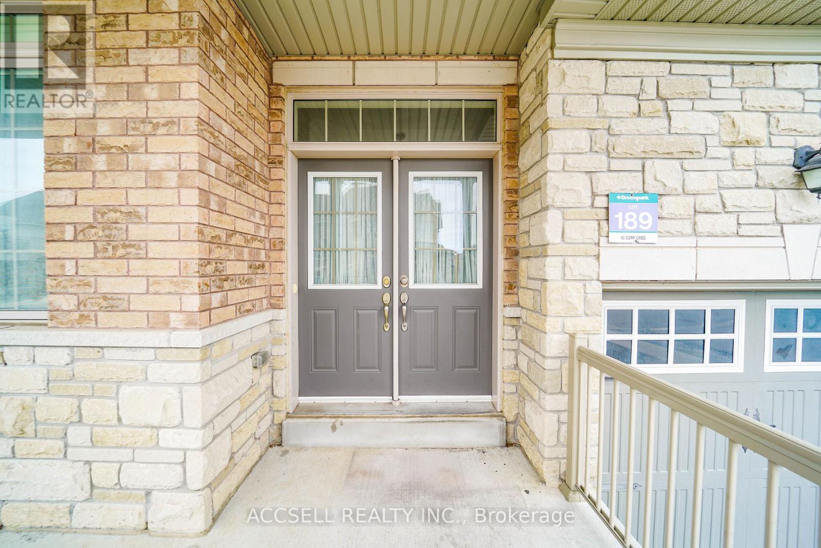 10 Dopp Crescent, Brampton, Ontario  L6P 4C8 - Photo 9 - W12761540
