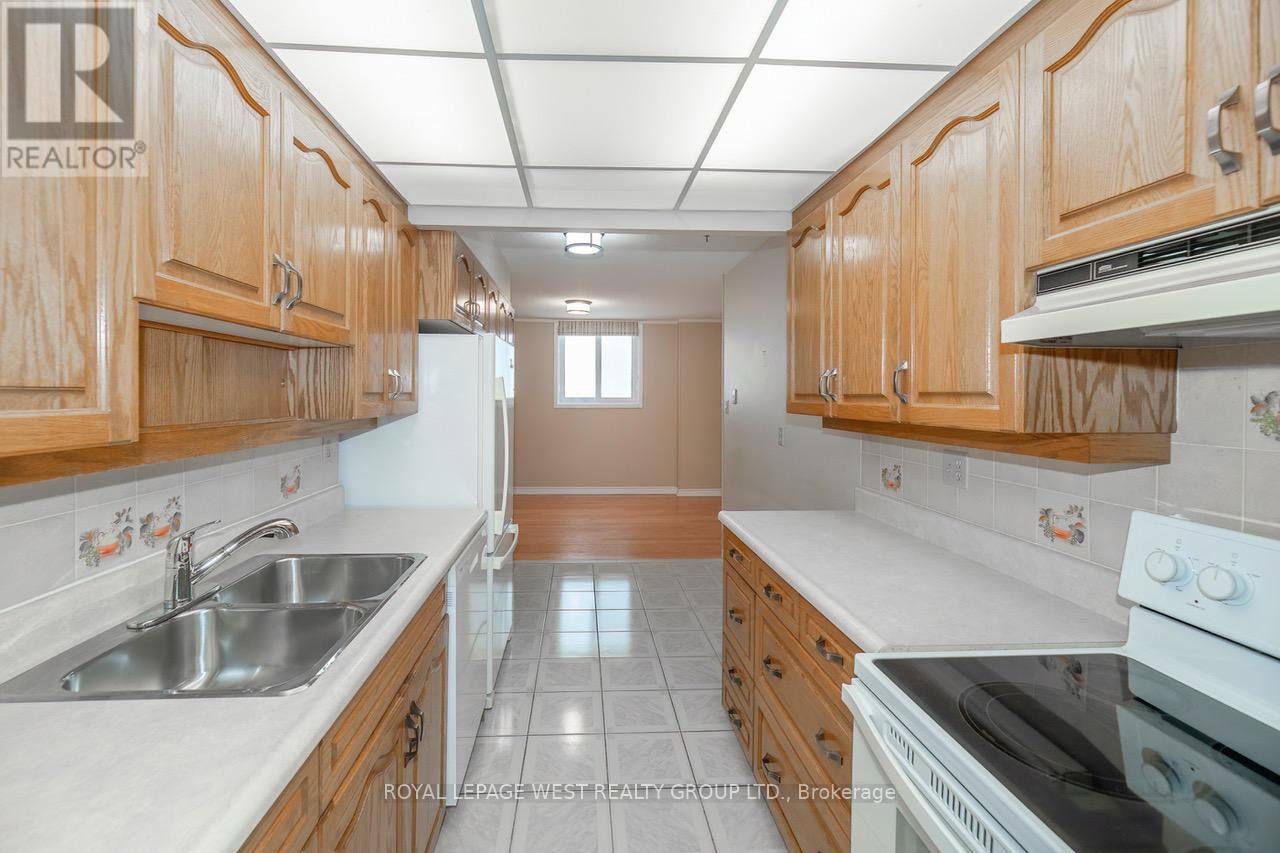 1408 - 812 Burnhamthorpe Road, Toronto, Ontario  M9C 4W1 - Photo 10 - W12761588