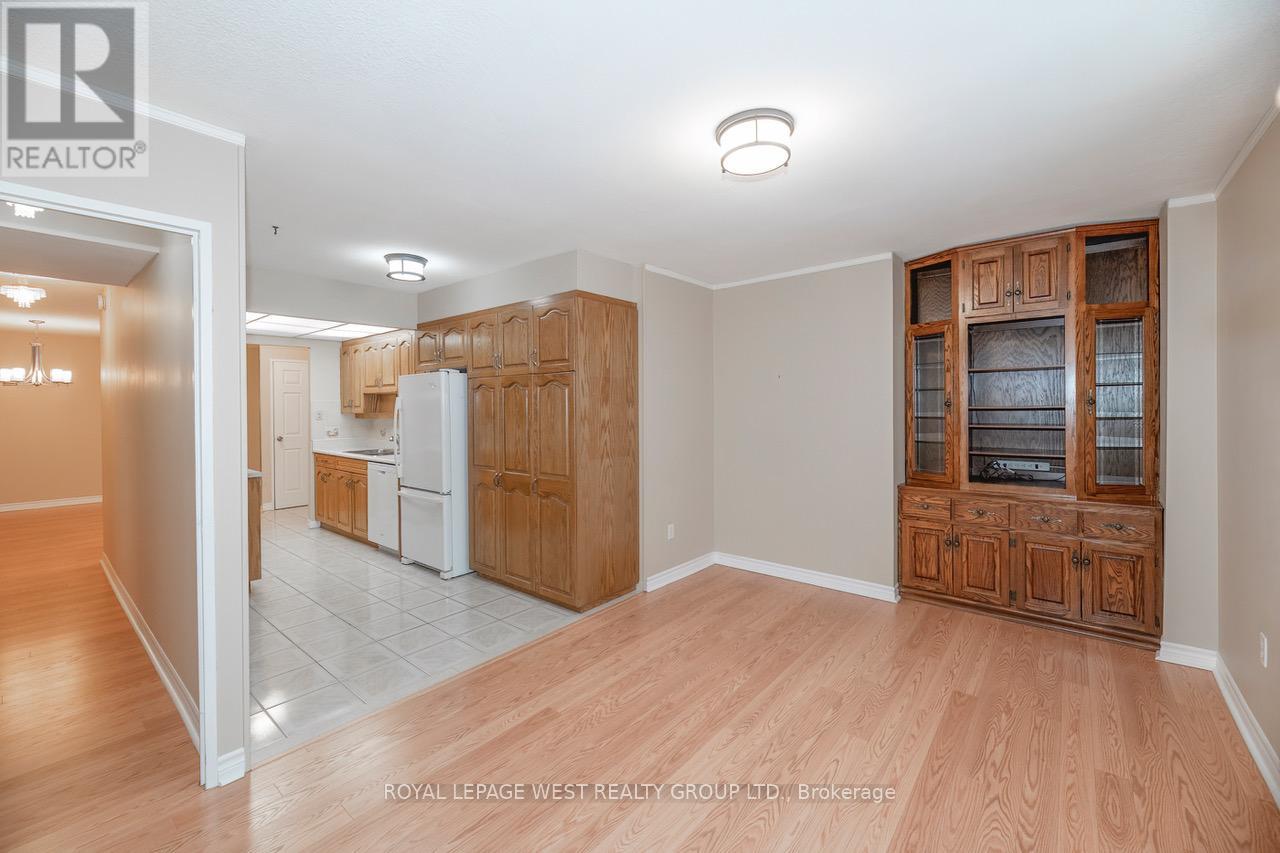 1408 - 812 Burnhamthorpe Road, Toronto, Ontario  M9C 4W1 - Photo 12 - W12761588