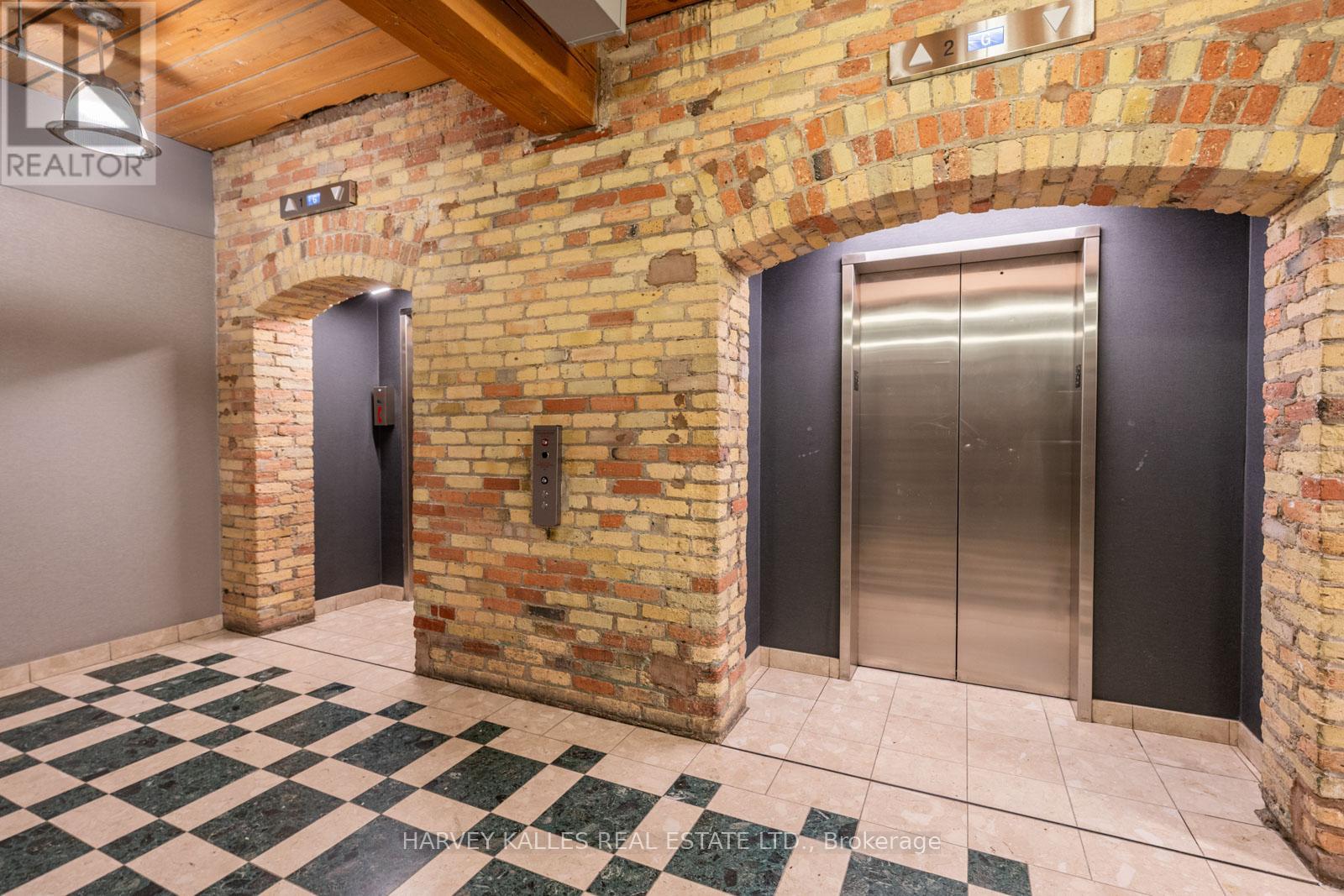 207 - 24 Noble Street, Toronto, Ontario  M6K 2C8 - Photo 7 - W12761604