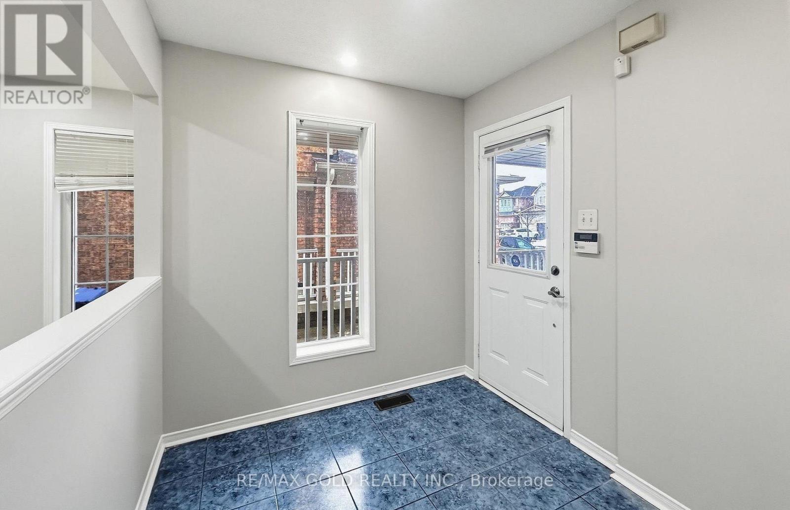 65 Vintage Gate, Brampton, Ontario  L6X 5C3 - Photo 5 - W12761684