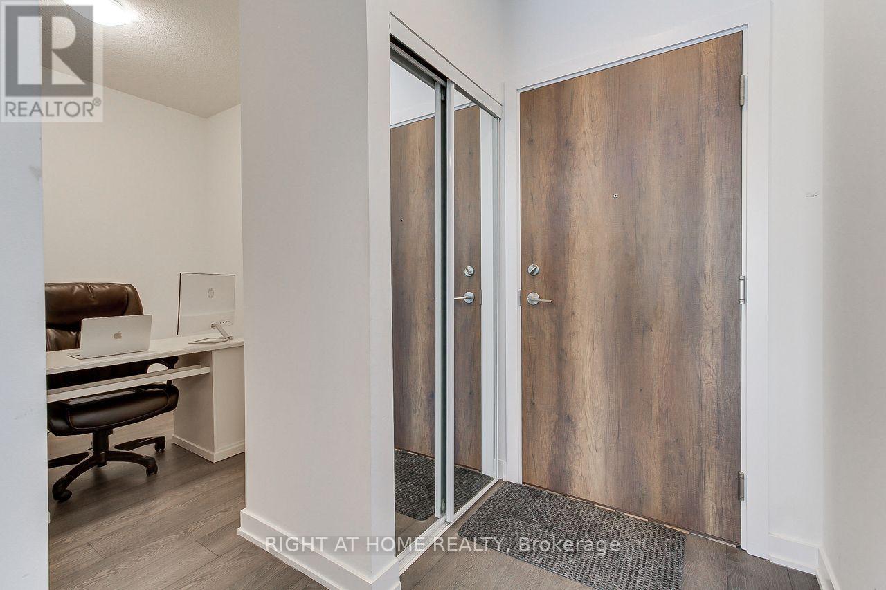 822 - 251 Manitoba Street, Toronto (Mimico), Ontario  M8Y 0C7 - Photo 4 - W12761702