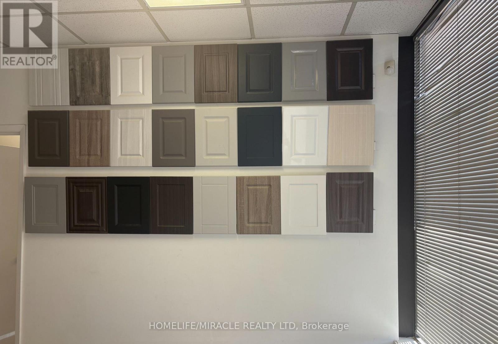 10 - 6315 Shawson Drive, Mississauga, Ontario  L5T 1J2 - Photo 2 - W12761704