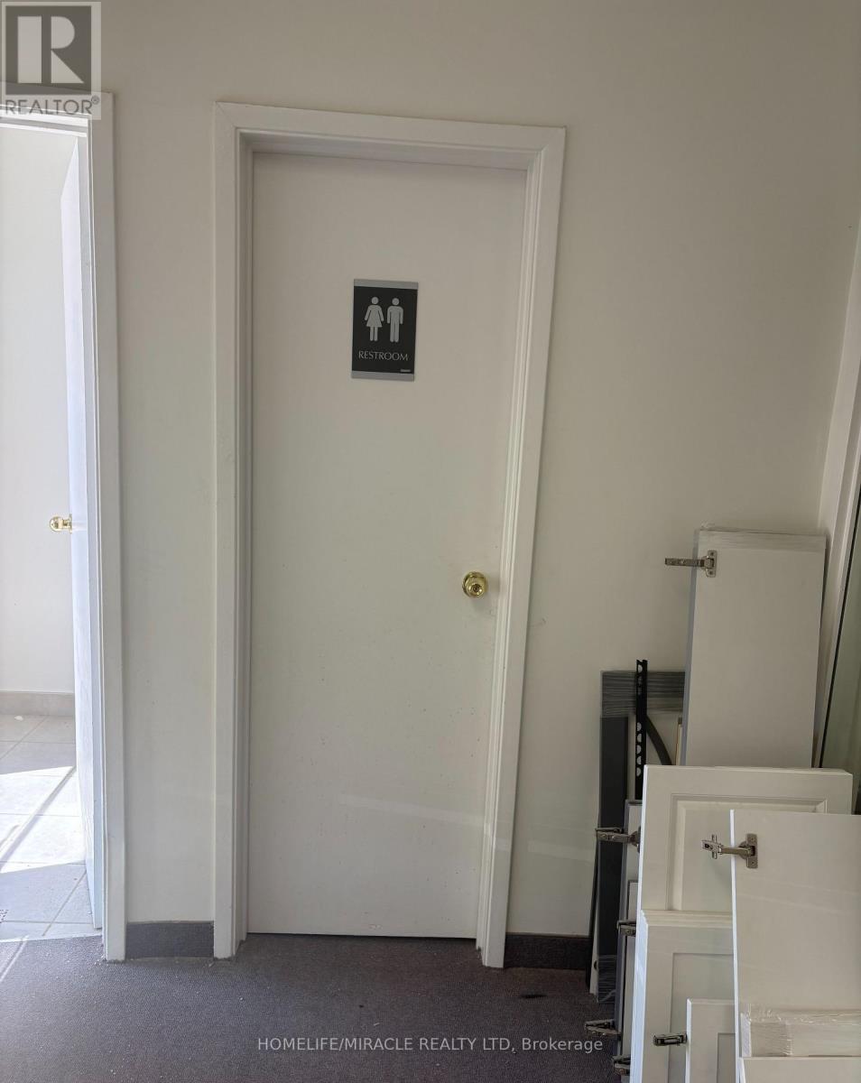 10 - 6315 Shawson Drive, Mississauga, Ontario  L5T 1J2 - Photo 3 - W12761704