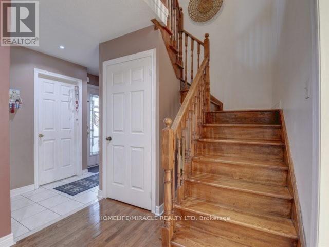 16 Deforest Drive, Brampton, Ontario  L7A 2Y3 - Photo 6 - W12761710