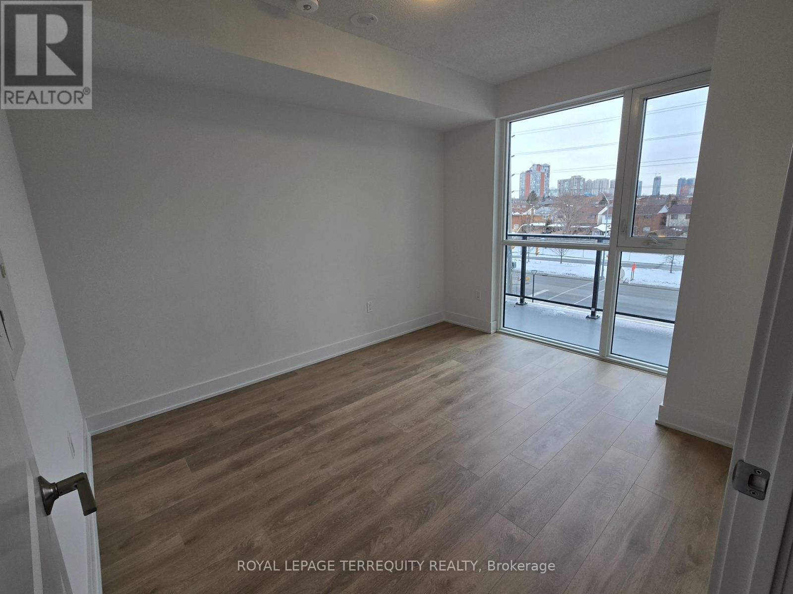 312 - 204 Burnhamthorpe Road E, Mississauga, Ontario  L5A 0B3 - Photo 10 - W12761740