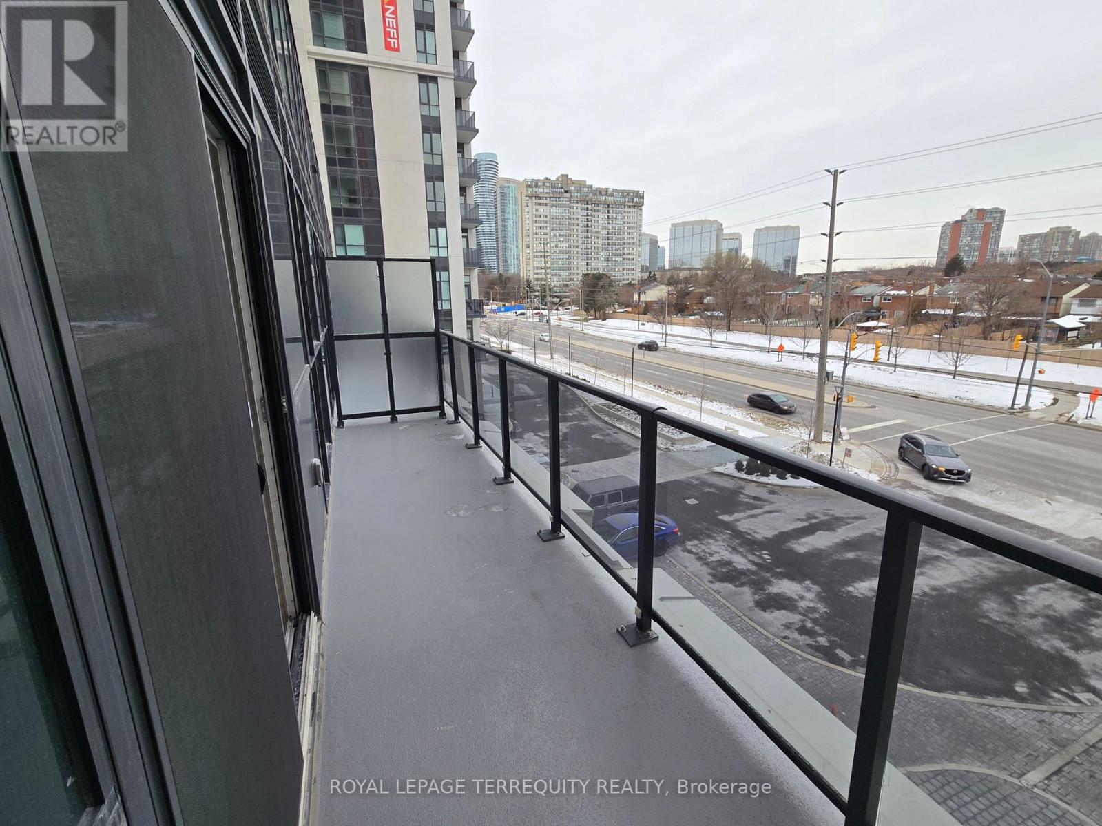 312 - 204 Burnhamthorpe Road E, Mississauga, Ontario  L5A 0B3 - Photo 11 - W12761740