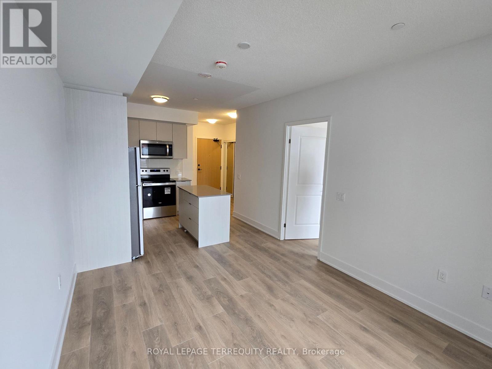 312 - 204 Burnhamthorpe Road E, Mississauga, Ontario  L5A 0B3 - Photo 8 - W12761740