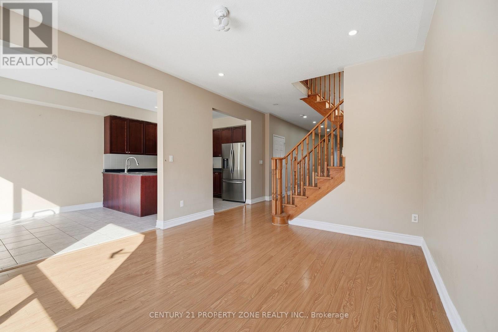 Upper - 50 Commodore Drive, Brampton, Ontario  L6X 0S7 - Photo 14 - W12761750