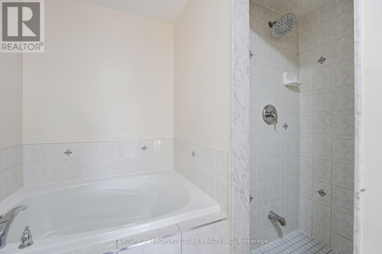 Upper - 50 Commodore Drive, Brampton, Ontario  L6X 0S7 - Photo 19 - W12761750