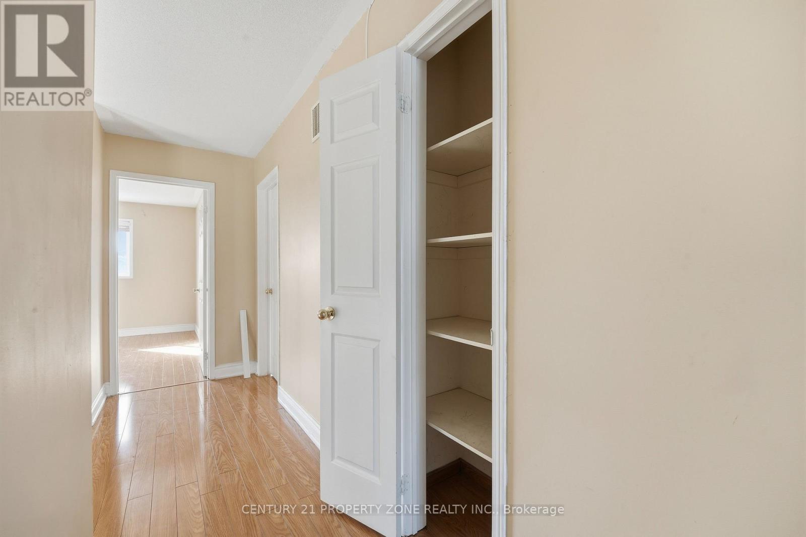 Upper - 50 Commodore Drive, Brampton, Ontario  L6X 0S7 - Photo 24 - W12761750