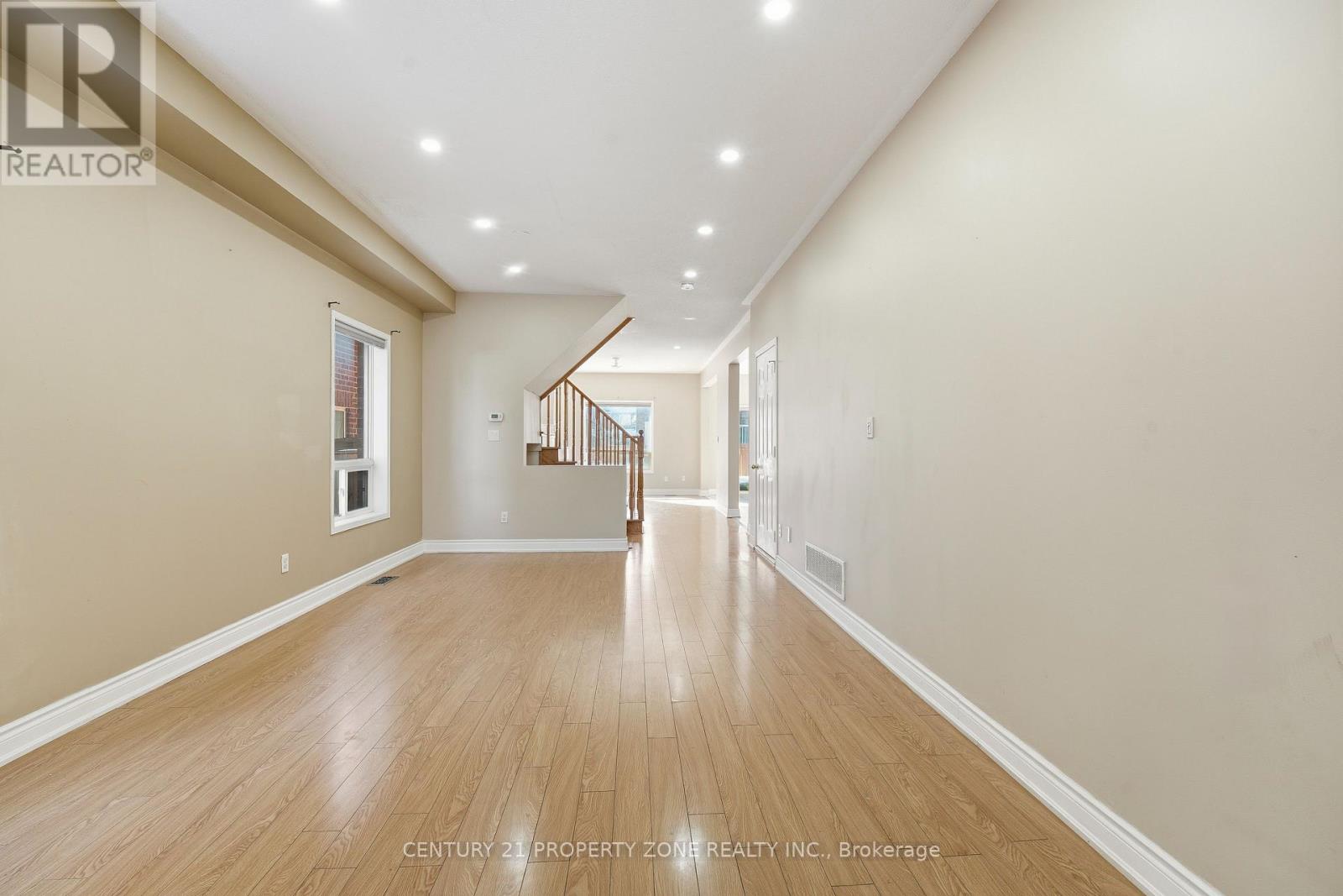 Upper - 50 Commodore Drive, Brampton, Ontario  L6X 0S7 - Photo 6 - W12761750