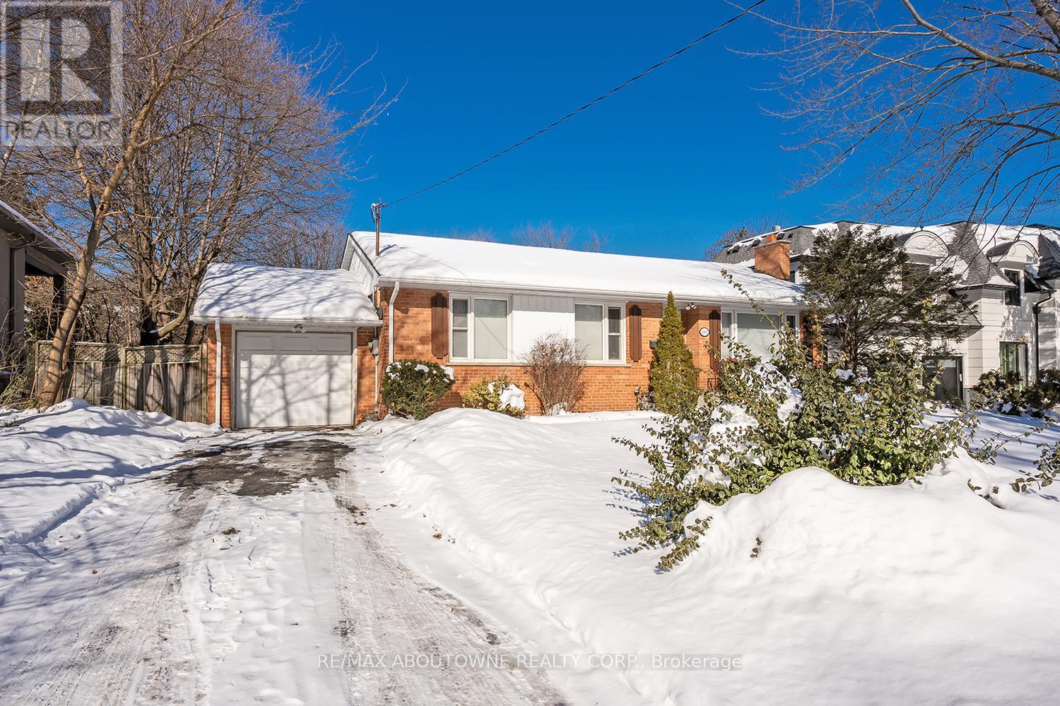 2067 DEVON ROAD, Oakville, Ontario