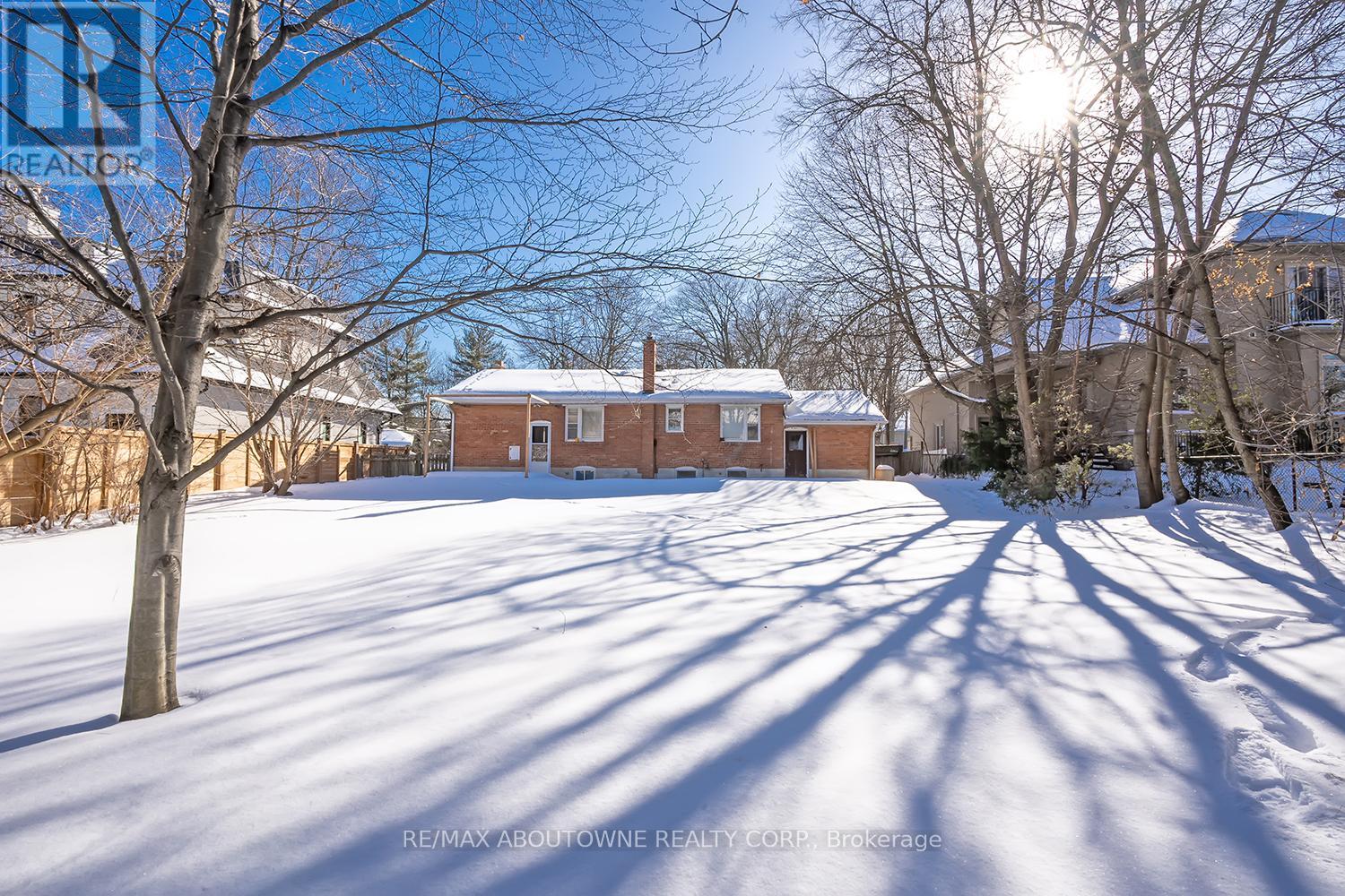 2067 Devon Road, Oakville, Ontario  L6J 2N1 - Photo 47 - W12761754