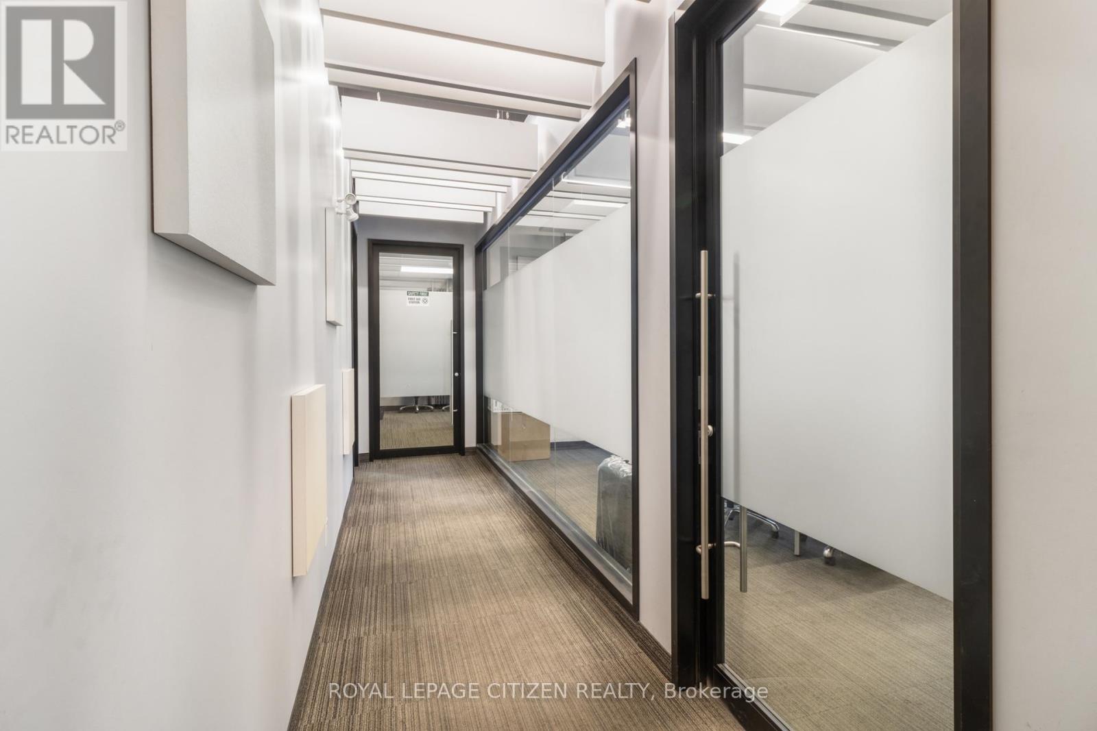 25 Meteor Drive, Toronto (West Humber-Clairville), Ontario  M9W 1A3 - Photo 11 - W12761770