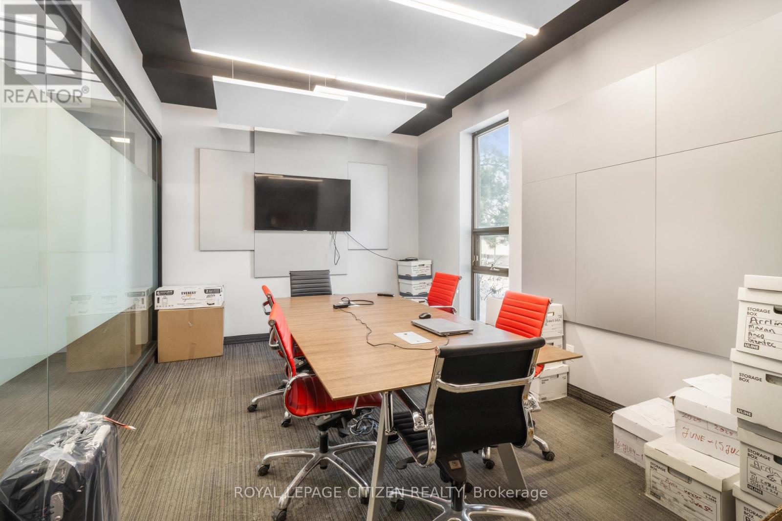 25 Meteor Drive, Toronto (West Humber-Clairville), Ontario  M9W 1A3 - Photo 12 - W12761770