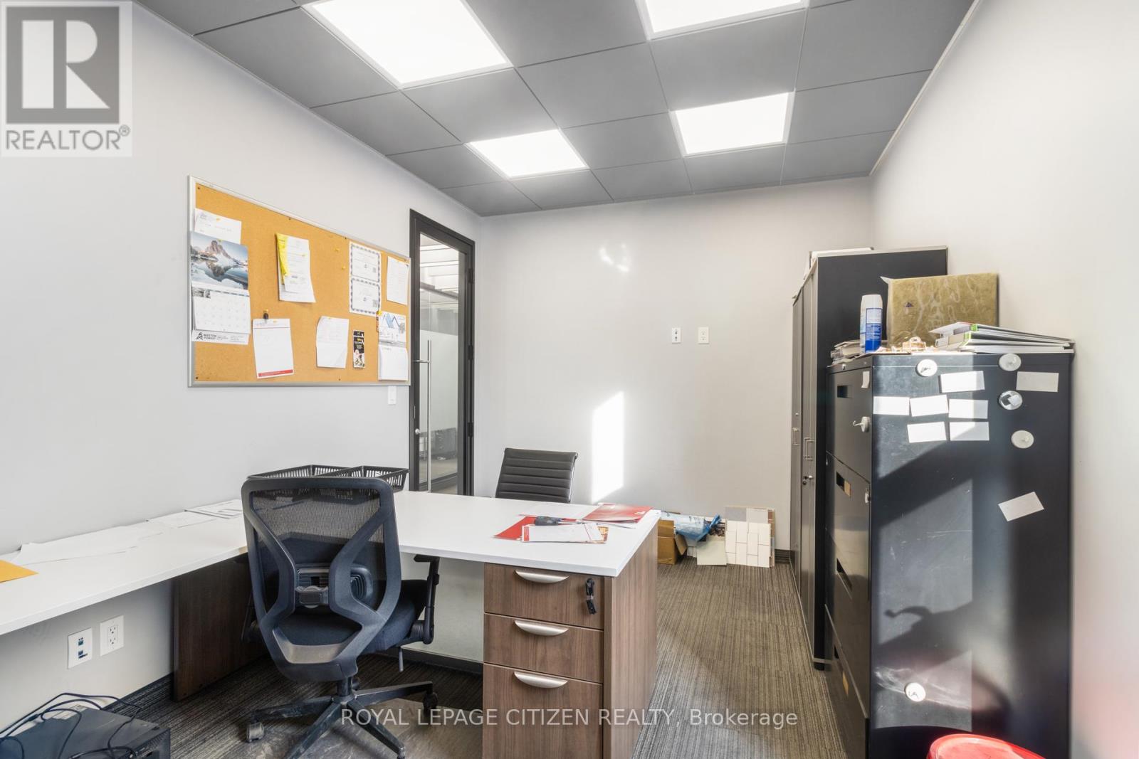 25 Meteor Drive, Toronto (West Humber-Clairville), Ontario  M9W 1A3 - Photo 15 - W12761770