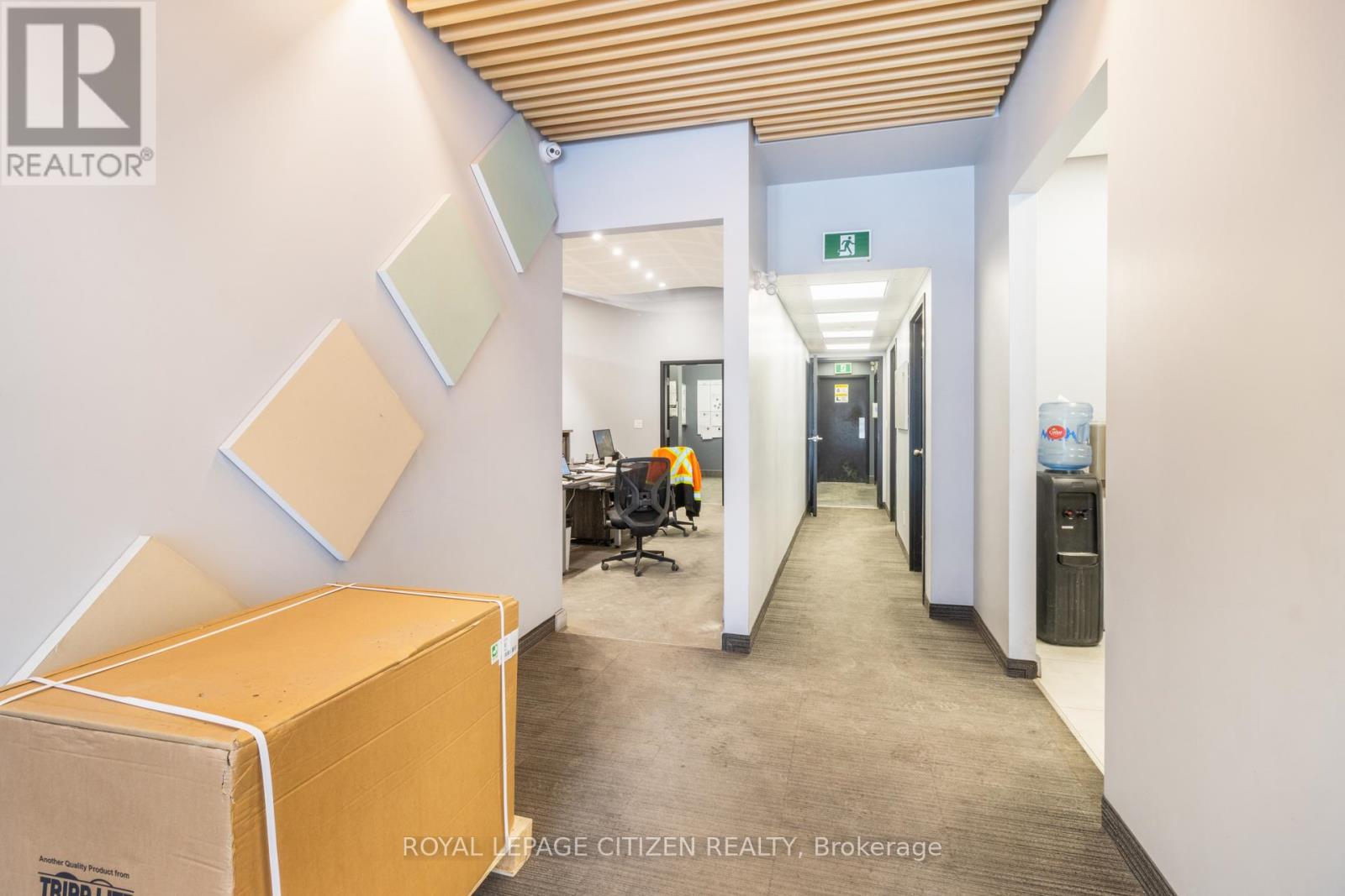 25 Meteor Drive, Toronto (West Humber-Clairville), Ontario  M9W 1A3 - Photo 20 - W12761770