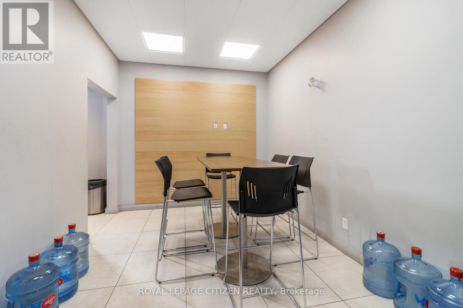 25 Meteor Drive, Toronto (West Humber-Clairville), Ontario  M9W 1A3 - Photo 21 - W12761770