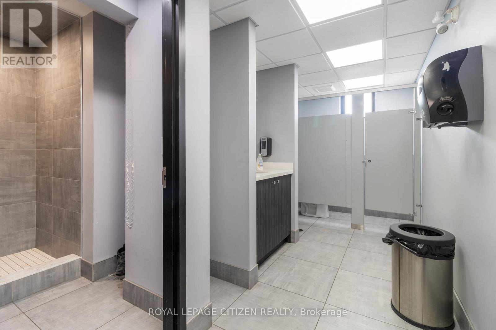 25 Meteor Drive, Toronto (West Humber-Clairville), Ontario  M9W 1A3 - Photo 25 - W12761770